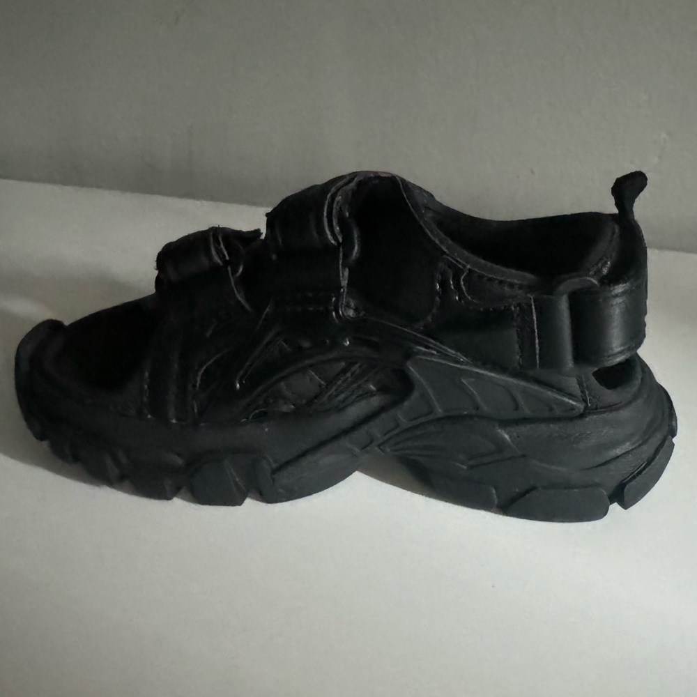 BALENCIAGA Toddler size 25 sandal Black